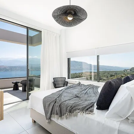 Sunny Vacay Villa Sternai